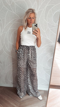 Savanna Flow – Wide Leg Leopard Broek