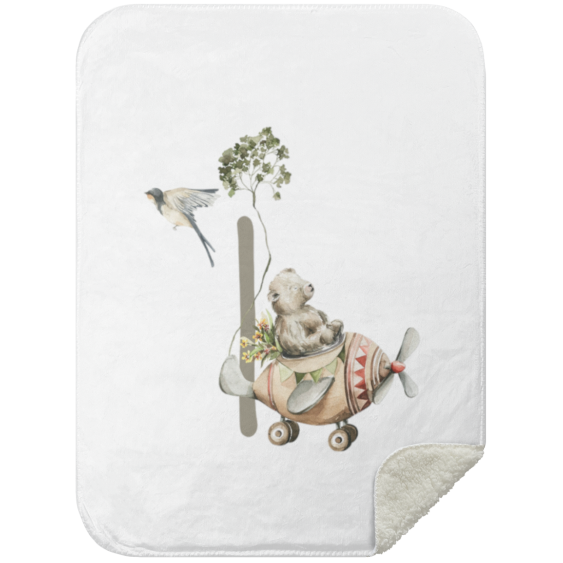 Een grillige illustratie van een koala die comfortabel in een vintage kinderwagen zit, bedekt met een Yumi Baby Deken letter I, een roeispaan vasthoudt, met een kleine boom ernaast geplant terwijl een klein vogeltje dichtbij vliegt