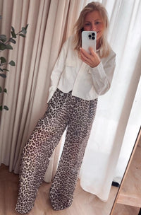 Savanna Flow – Wide Leg Leopard Broek